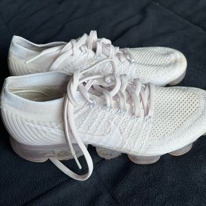 Nike Womens Vapor Max Shoes